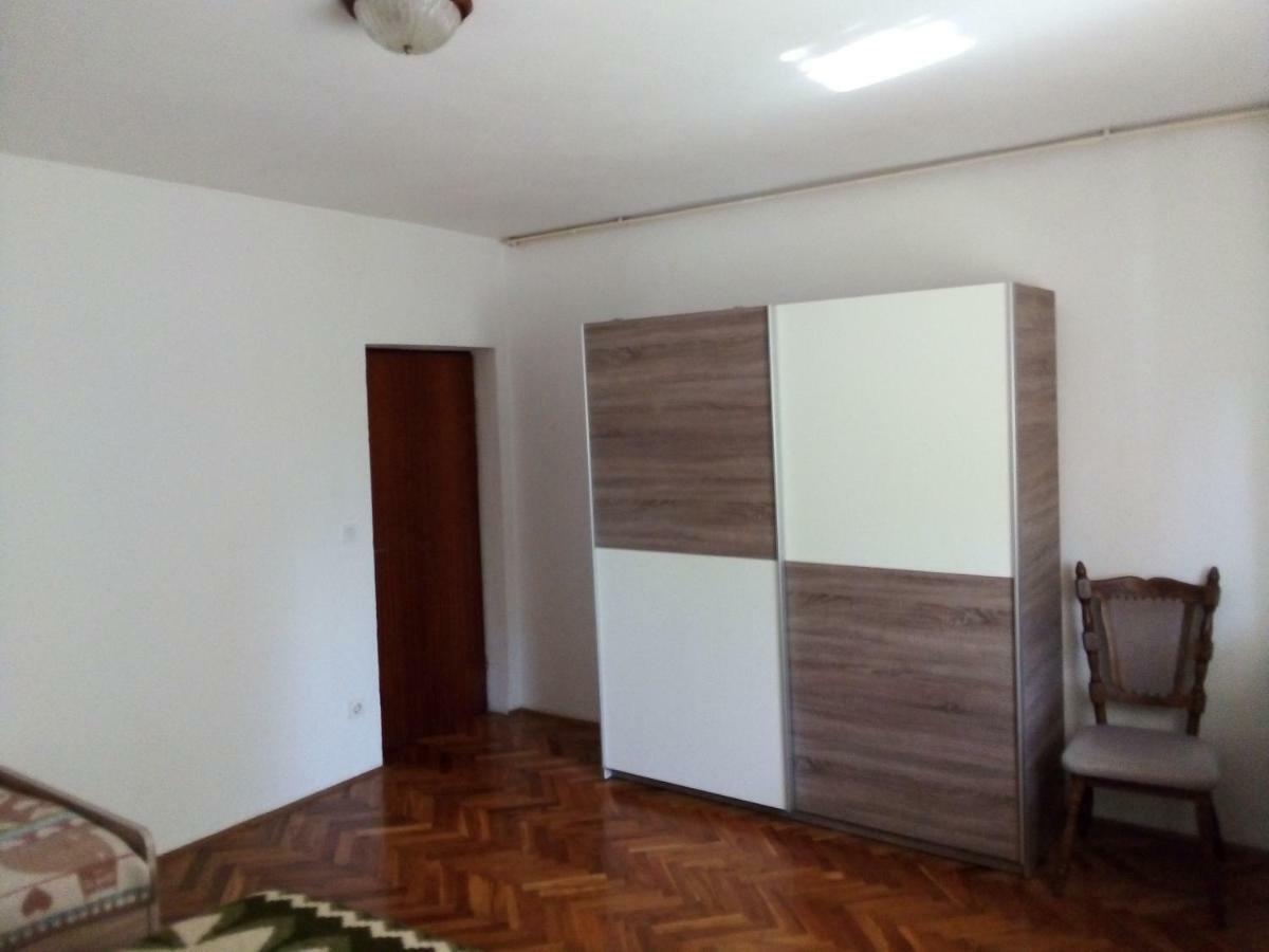 Filipo Apartments โปเรช ภายนอก รูปภาพ