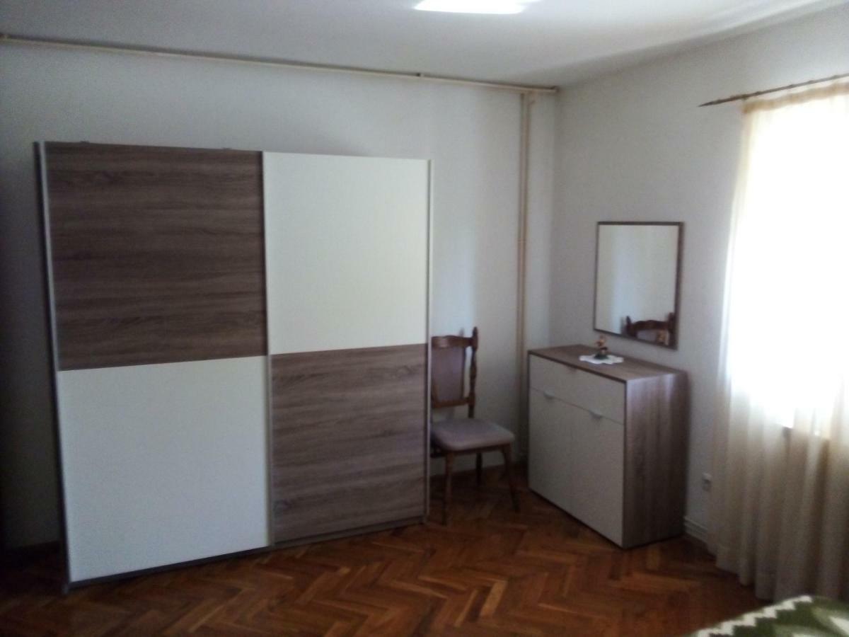 Filipo Apartments โปเรช ภายนอก รูปภาพ